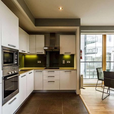 Private Room Available In Spacious High Rise Apartment With Park & City View Dublin Kültér fotó